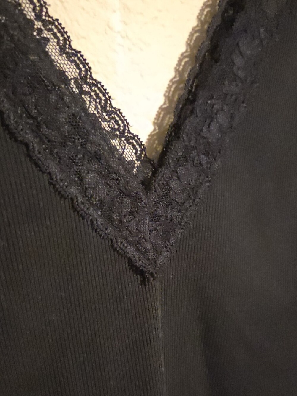 NWOT White Birch Black Lace Trim V-Neck Tank Top Size 1X - Picture 5 of 8